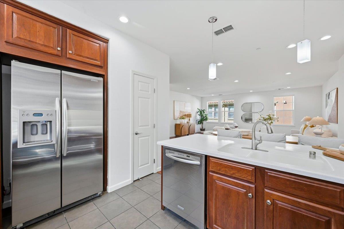 Detail Gallery Image 25 of 76 For 212 Boston Fern Cmn, Fremont,  CA 94539 - 4 Beds | 2/1 Baths