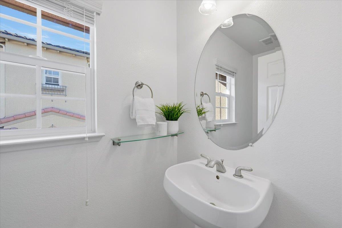 Detail Gallery Image 32 of 76 For 212 Boston Fern Cmn, Fremont,  CA 94539 - 4 Beds | 2/1 Baths