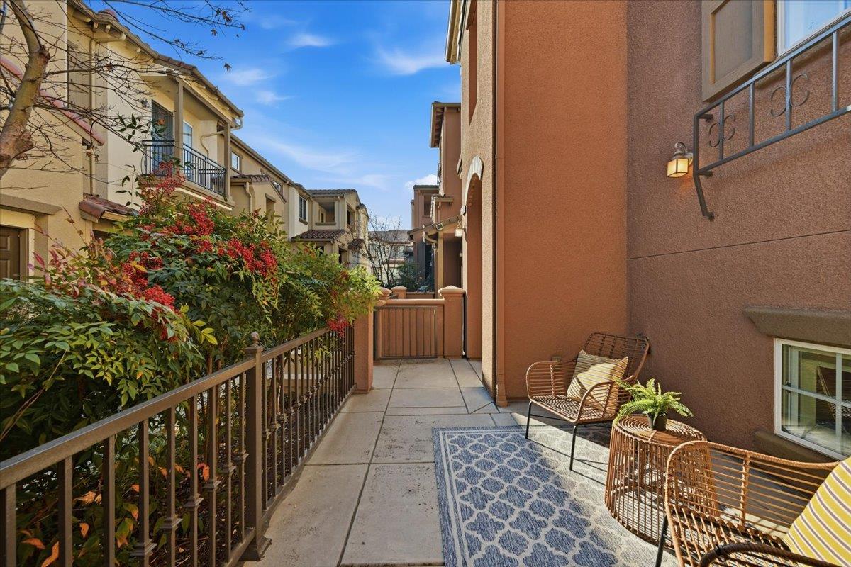 Detail Gallery Image 4 of 76 For 212 Boston Fern Cmn, Fremont,  CA 94539 - 4 Beds | 2/1 Baths