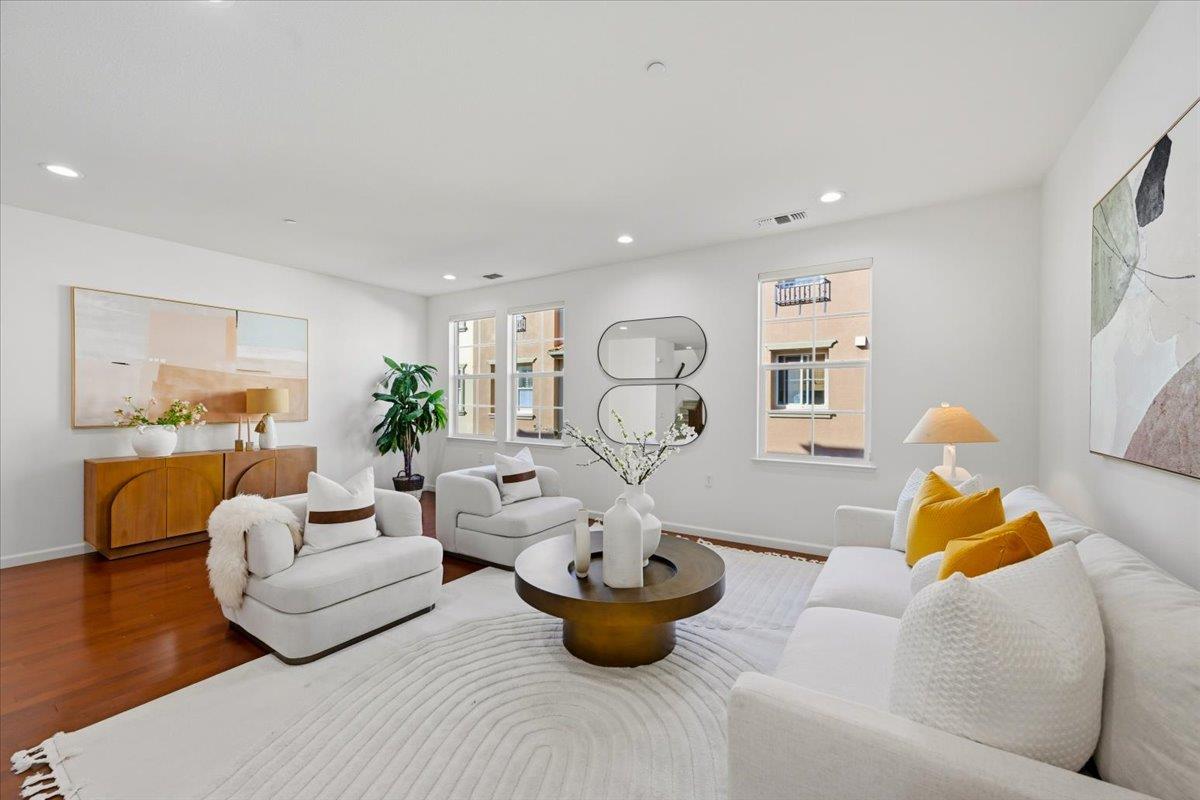 Detail Gallery Image 7 of 76 For 212 Boston Fern Cmn, Fremont,  CA 94539 - 4 Beds | 2/1 Baths