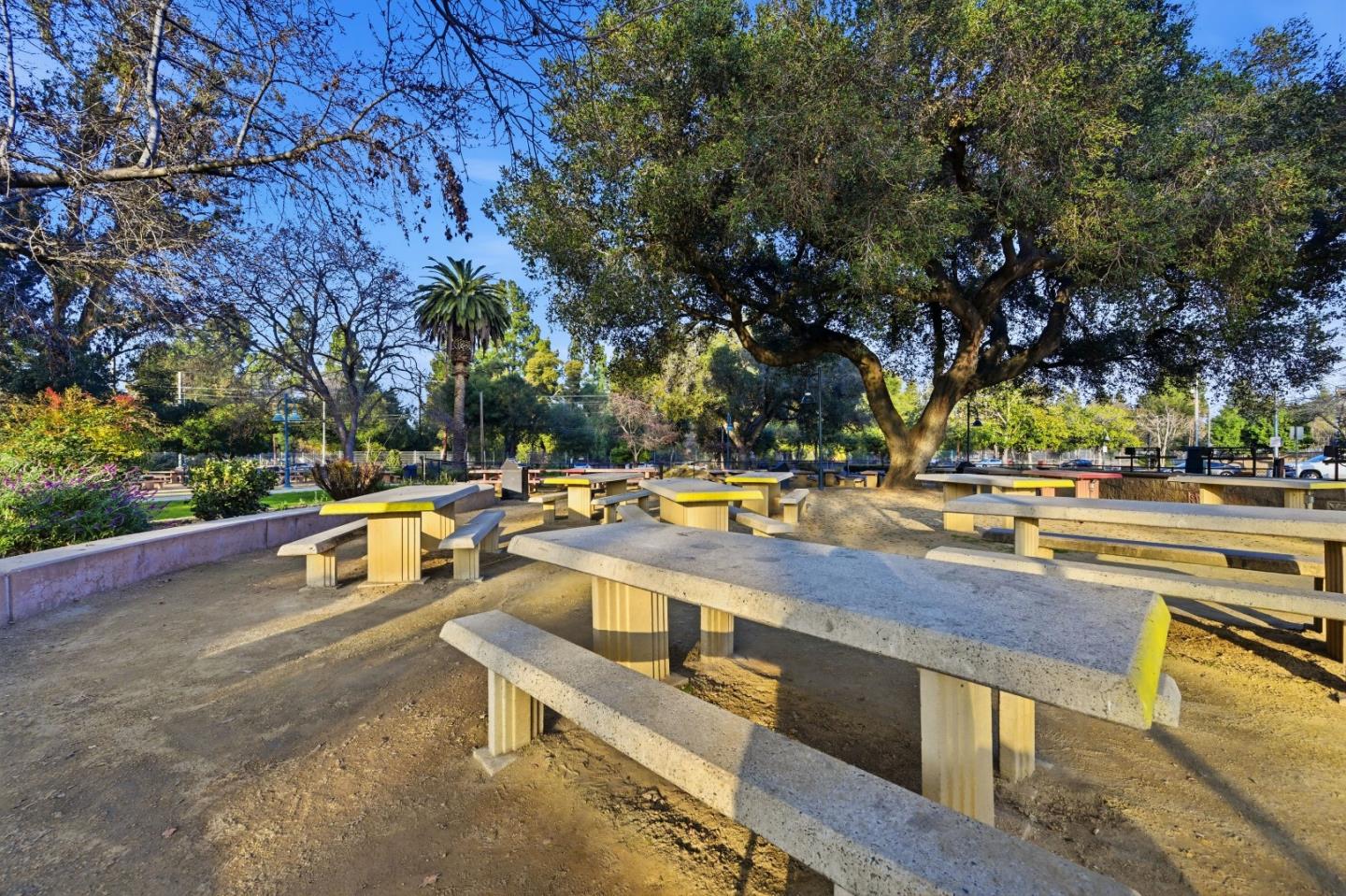 Detail Gallery Image 100 of 110 For 2020 Thea Cir, Mountain View,  CA 94043 - 3 Beds | 3/1 Baths