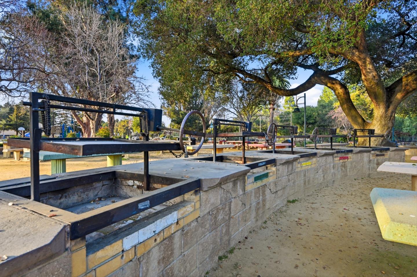 Detail Gallery Image 101 of 110 For 2020 Thea Cir, Mountain View,  CA 94043 - 3 Beds | 3/1 Baths