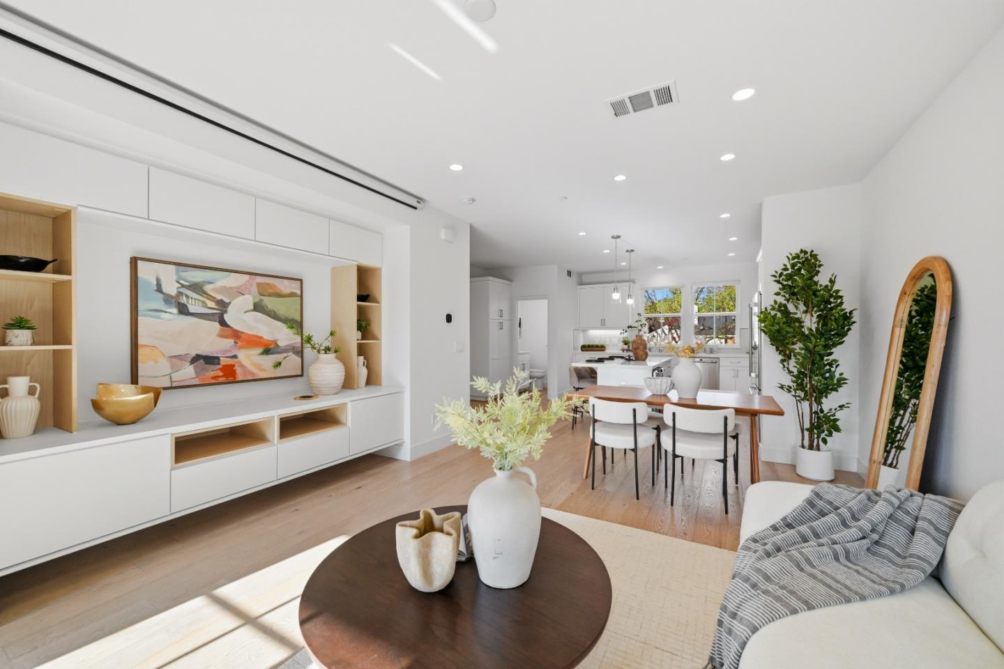 Detail Gallery Image 11 of 110 For 2020 Thea Cir, Mountain View,  CA 94043 - 3 Beds | 3/1 Baths