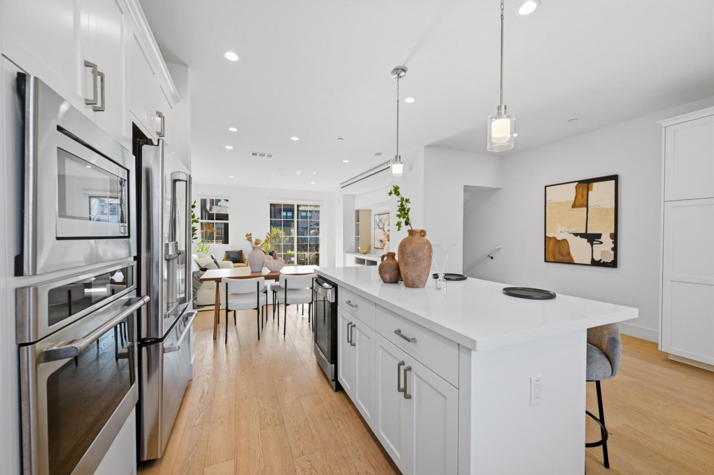 Detail Gallery Image 16 of 110 For 2020 Thea Cir, Mountain View,  CA 94043 - 3 Beds | 3/1 Baths