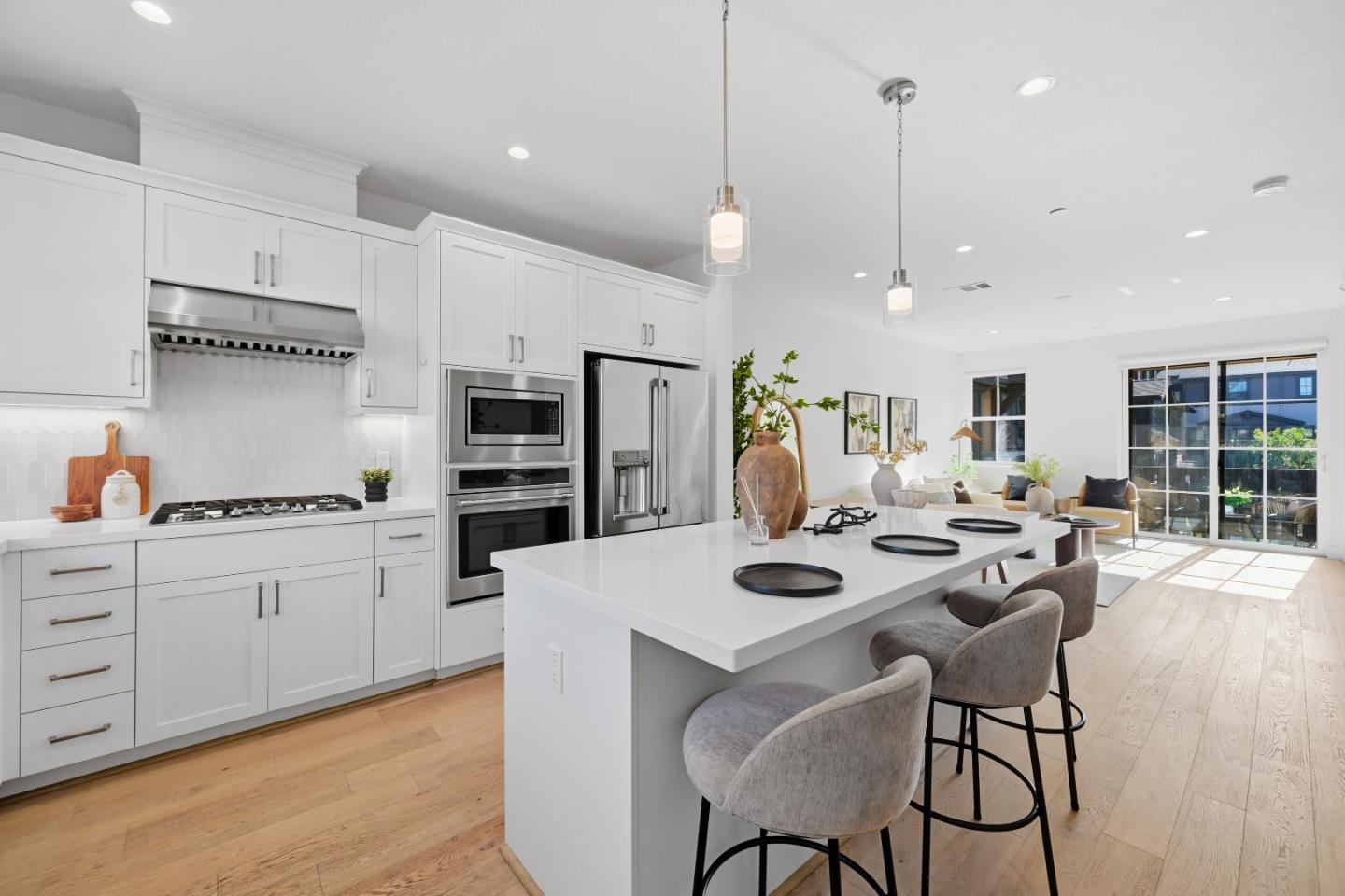 Detail Gallery Image 19 of 110 For 2020 Thea Cir, Mountain View,  CA 94043 - 3 Beds | 3/1 Baths