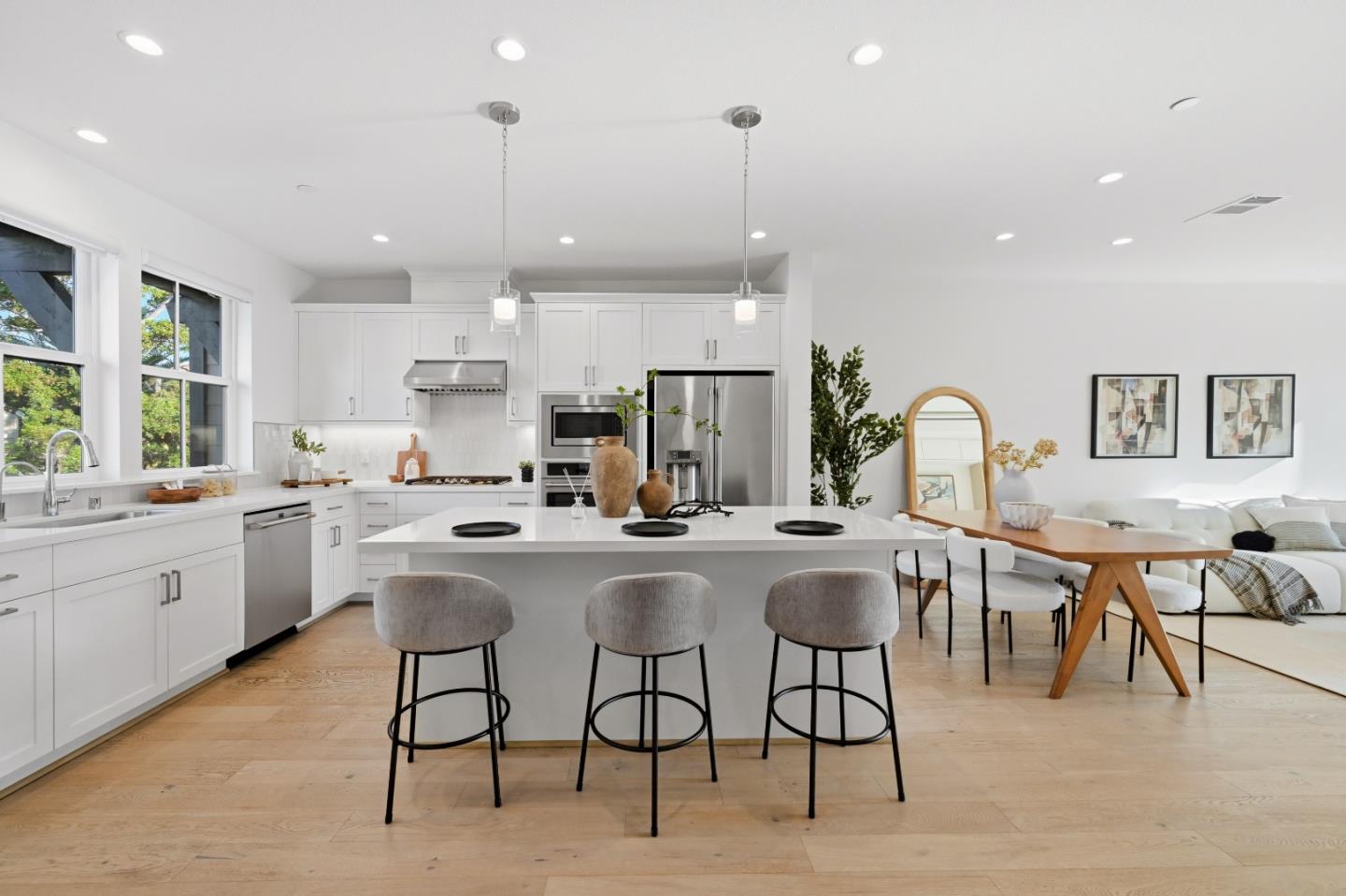 Detail Gallery Image 20 of 110 For 2020 Thea Cir, Mountain View,  CA 94043 - 3 Beds | 3/1 Baths