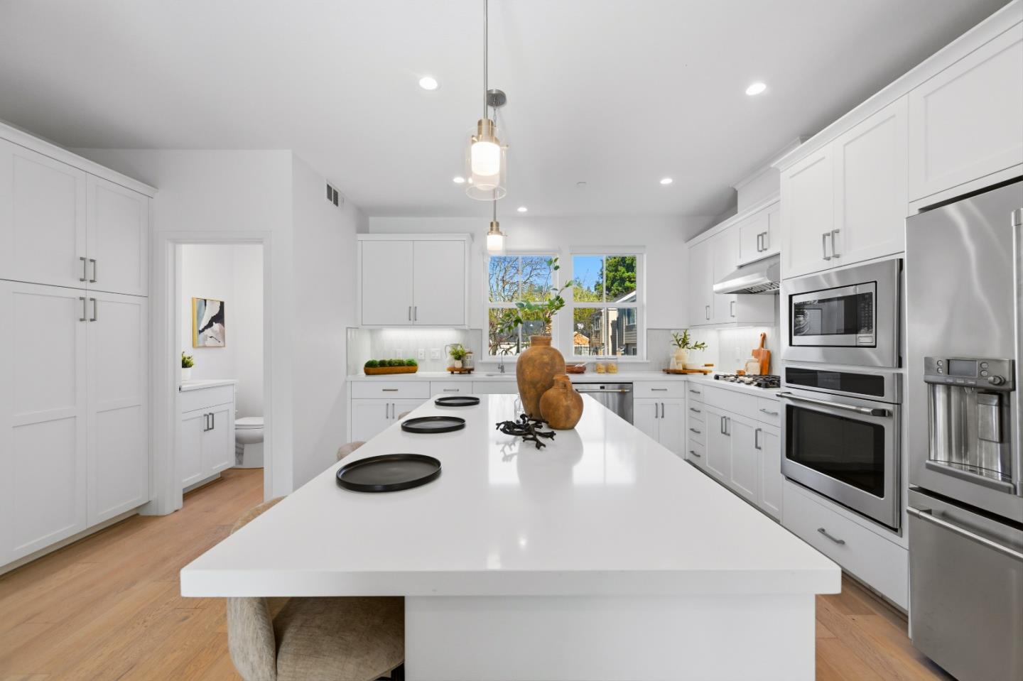 Detail Gallery Image 22 of 110 For 2020 Thea Cir, Mountain View,  CA 94043 - 3 Beds | 3/1 Baths