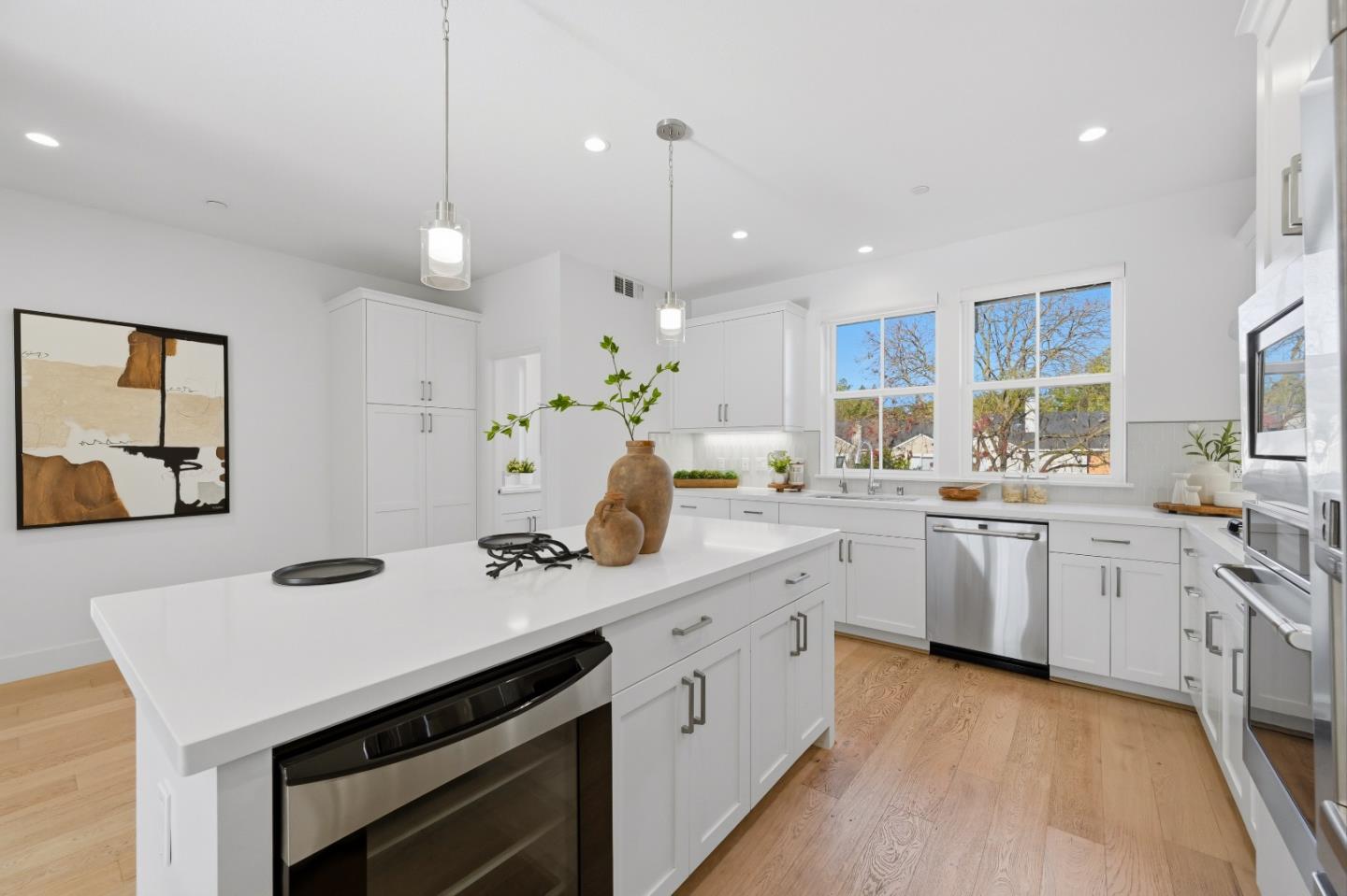 Detail Gallery Image 23 of 110 For 2020 Thea Cir, Mountain View,  CA 94043 - 3 Beds | 3/1 Baths