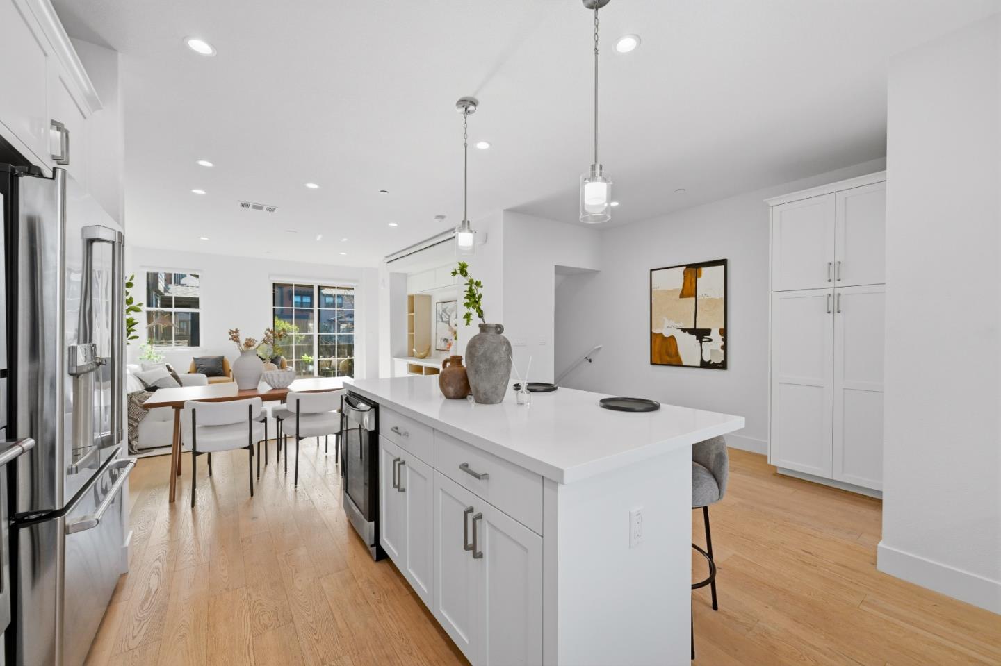 Detail Gallery Image 27 of 110 For 2020 Thea Cir, Mountain View,  CA 94043 - 3 Beds | 3/1 Baths