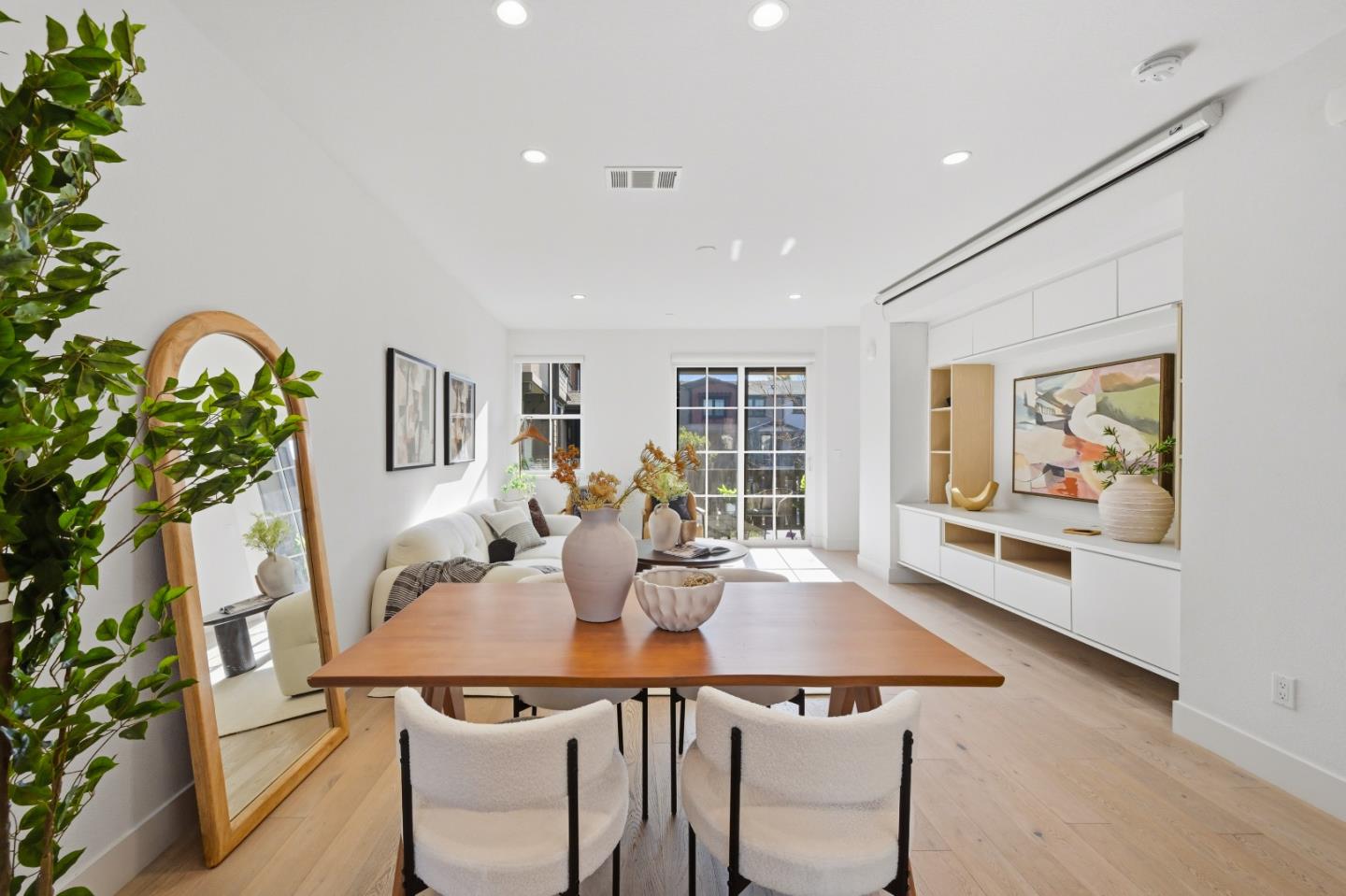 Detail Gallery Image 32 of 110 For 2020 Thea Cir, Mountain View,  CA 94043 - 3 Beds | 3/1 Baths