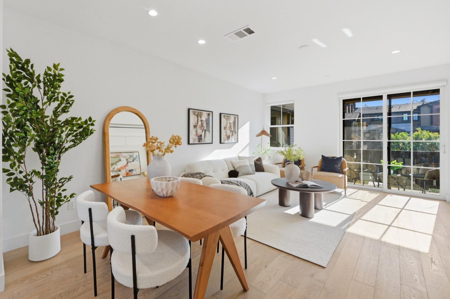 Detail Gallery Image 33 of 110 For 2020 Thea Cir, Mountain View,  CA 94043 - 3 Beds | 3/1 Baths