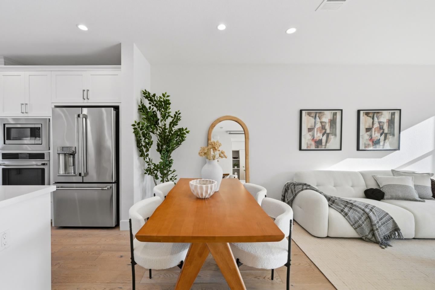 Detail Gallery Image 34 of 110 For 2020 Thea Cir, Mountain View,  CA 94043 - 3 Beds | 3/1 Baths