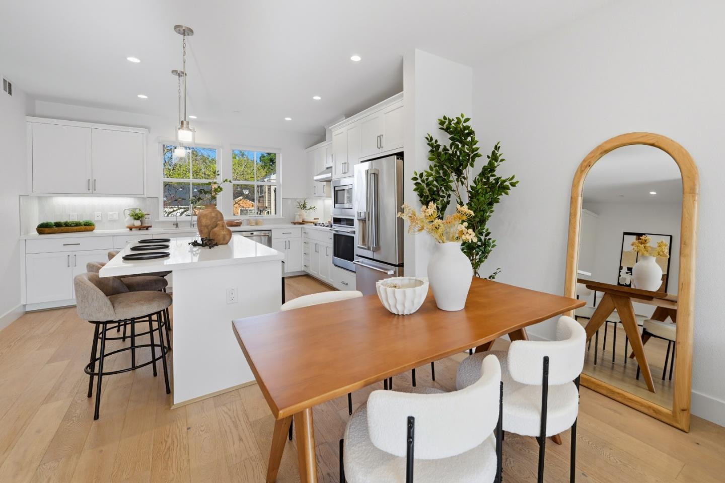 Detail Gallery Image 36 of 110 For 2020 Thea Cir, Mountain View,  CA 94043 - 3 Beds | 3/1 Baths