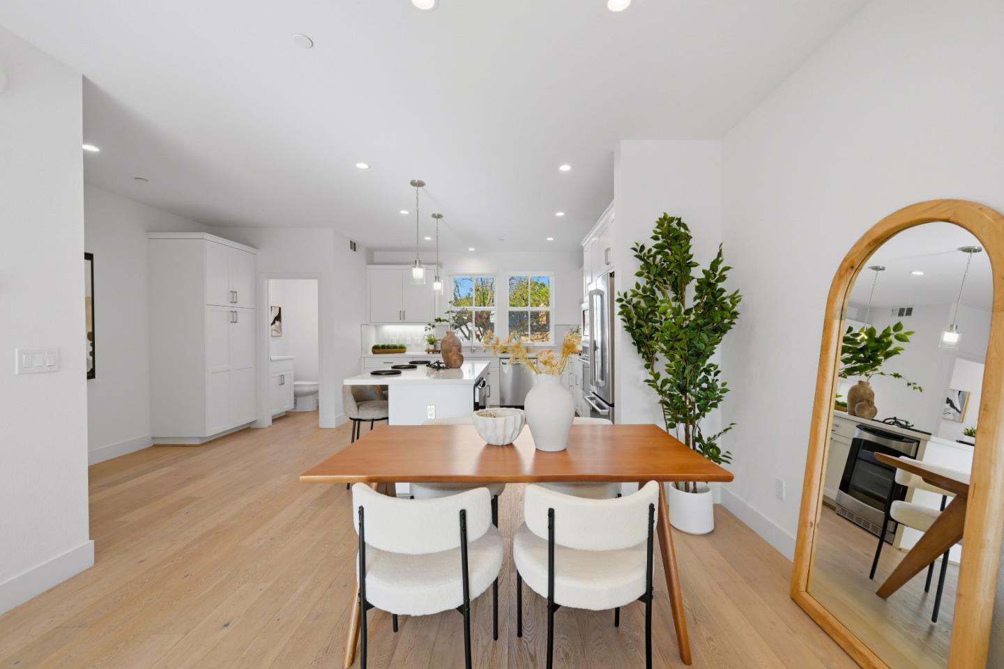 Detail Gallery Image 37 of 110 For 2020 Thea Cir, Mountain View,  CA 94043 - 3 Beds | 3/1 Baths