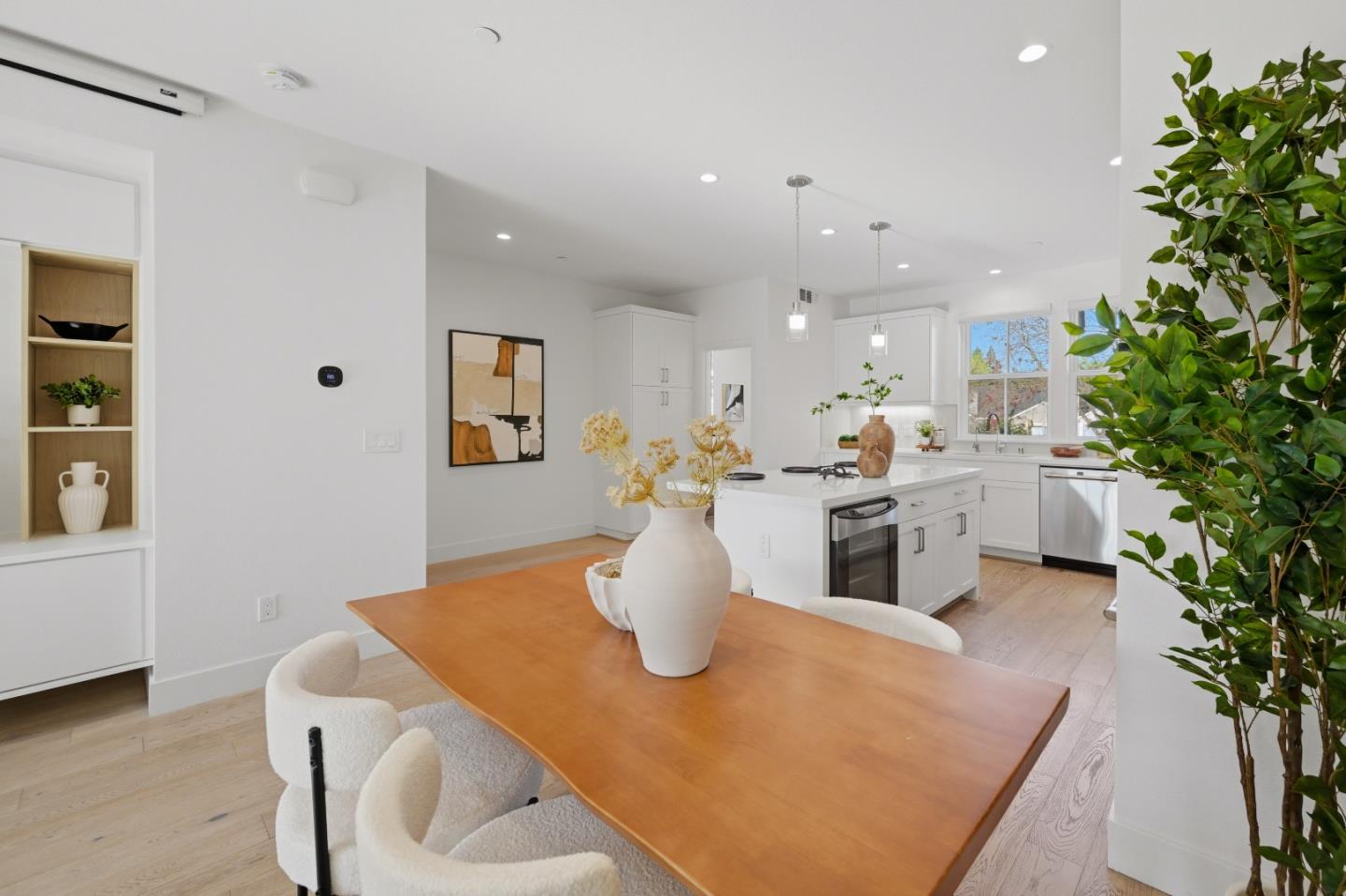 Detail Gallery Image 38 of 110 For 2020 Thea Cir, Mountain View,  CA 94043 - 3 Beds | 3/1 Baths