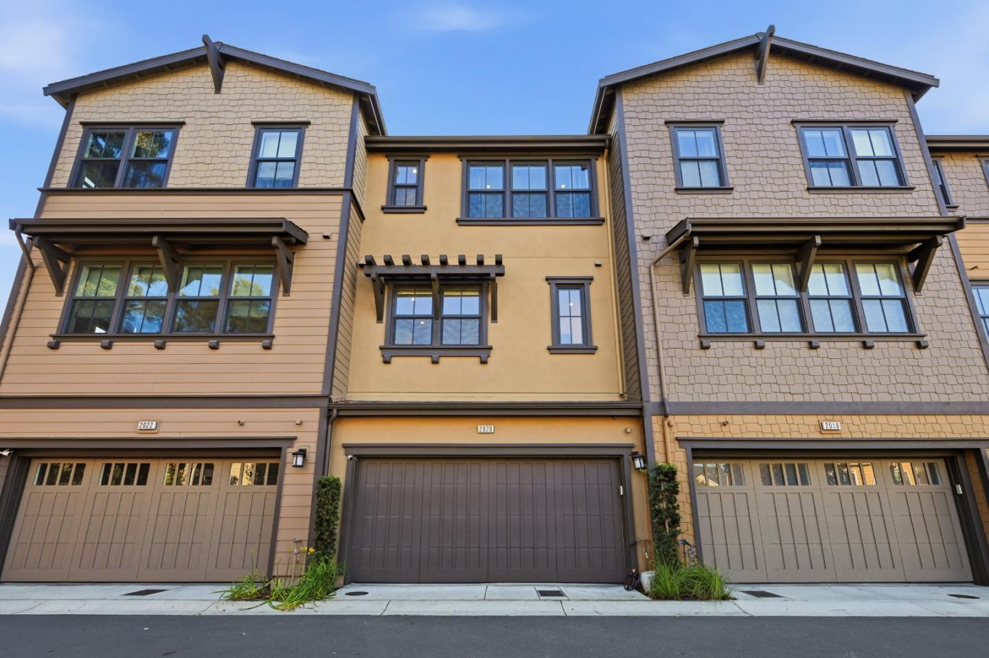 Detail Gallery Image 4 of 110 For 2020 Thea Cir, Mountain View,  CA 94043 - 3 Beds | 3/1 Baths