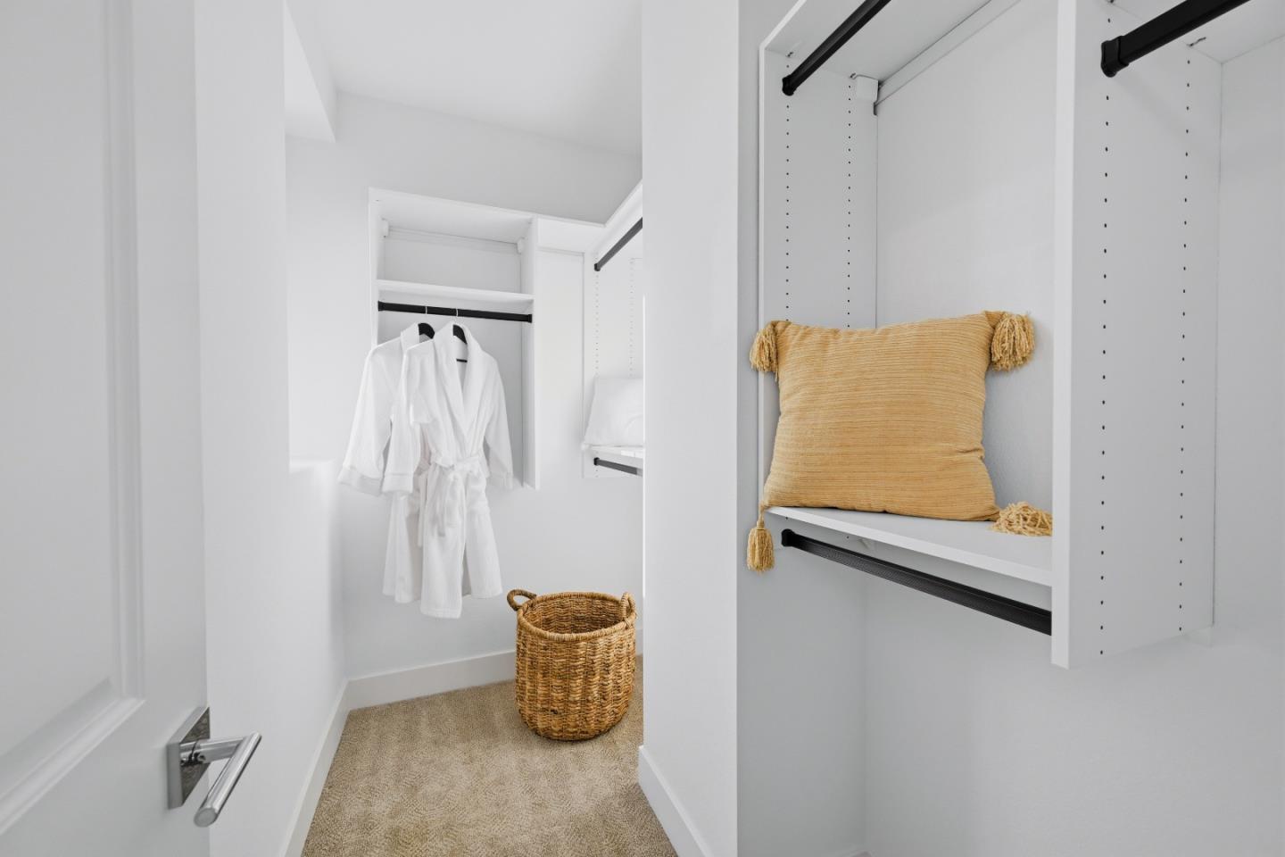 Detail Gallery Image 44 of 110 For 2020 Thea Cir, Mountain View,  CA 94043 - 3 Beds | 3/1 Baths