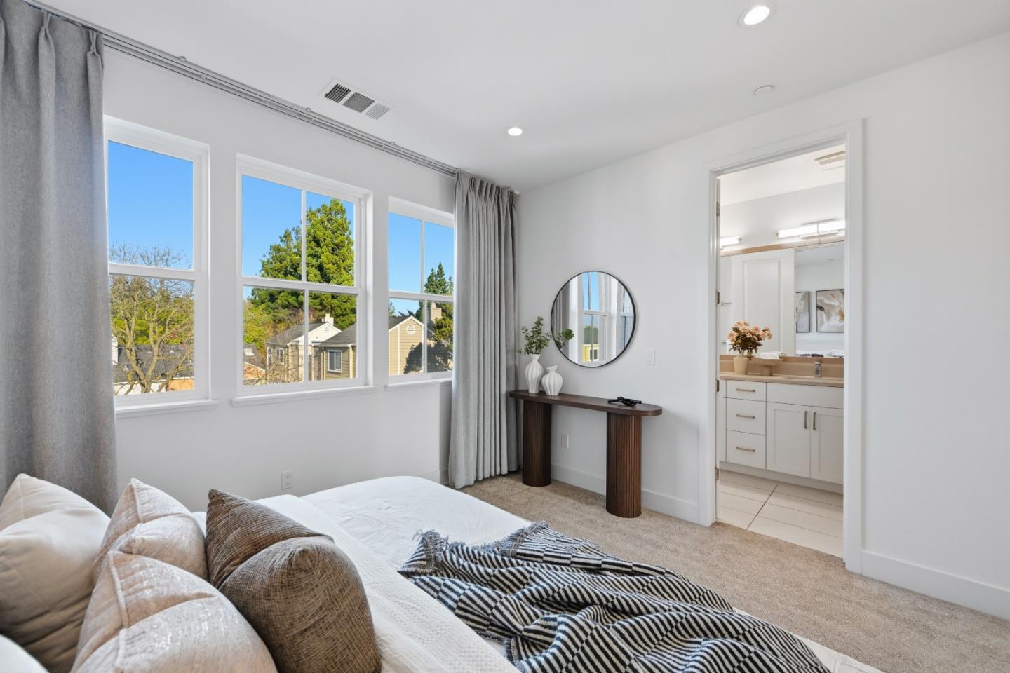 Detail Gallery Image 58 of 110 For 2020 Thea Cir, Mountain View,  CA 94043 - 3 Beds | 3/1 Baths