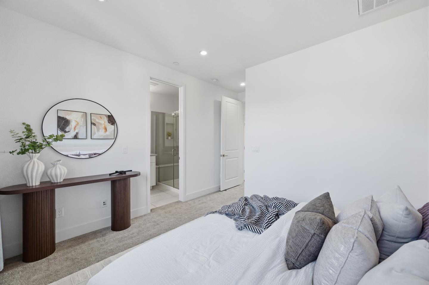 Detail Gallery Image 59 of 110 For 2020 Thea Cir, Mountain View,  CA 94043 - 3 Beds | 3/1 Baths