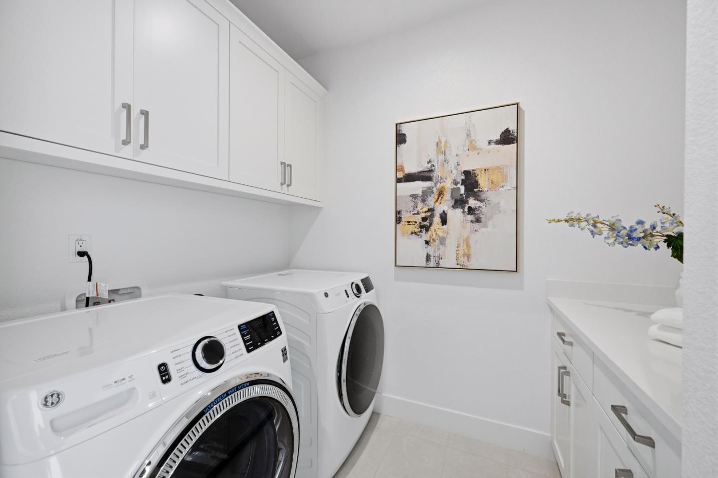 Detail Gallery Image 67 of 110 For 2020 Thea Cir, Mountain View,  CA 94043 - 3 Beds | 3/1 Baths