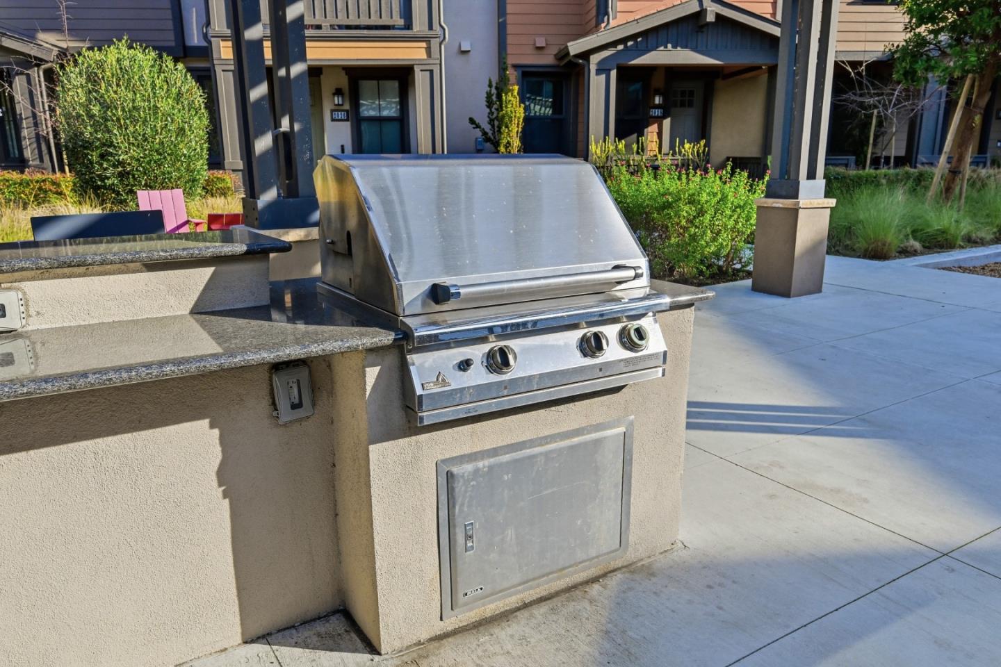 Detail Gallery Image 83 of 110 For 2020 Thea Cir, Mountain View,  CA 94043 - 3 Beds | 3/1 Baths