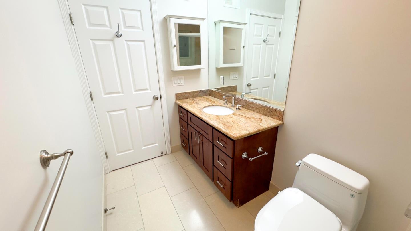 Detail Gallery Image 12 of 15 For 827 Richardson Ct, Palo Alto,  CA 94303 - 5 Beds | 3/1 Baths