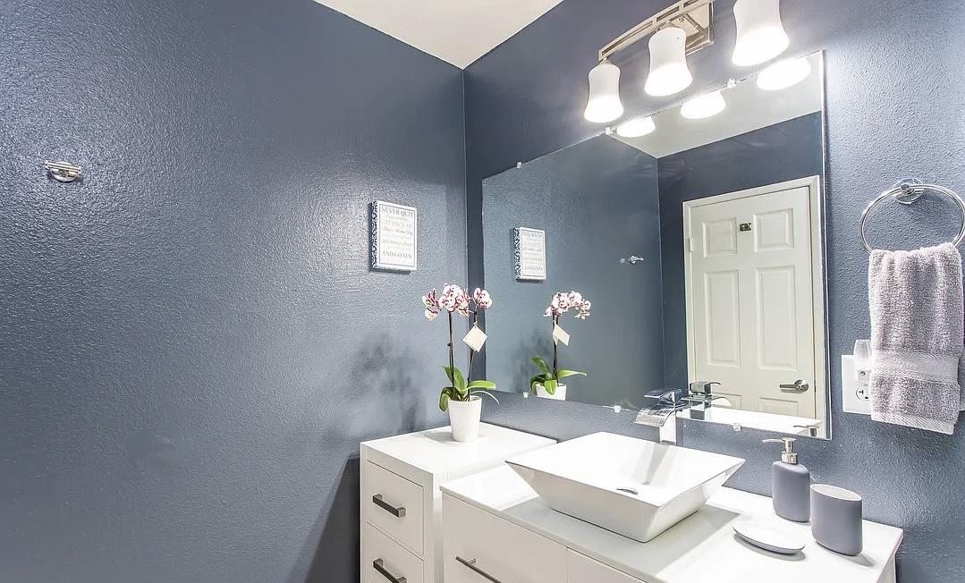 Detail Gallery Image 13 of 23 For 8530 Holloway Dr, West Hollywood,  CA 90069 - 1 Beds | 1 Baths