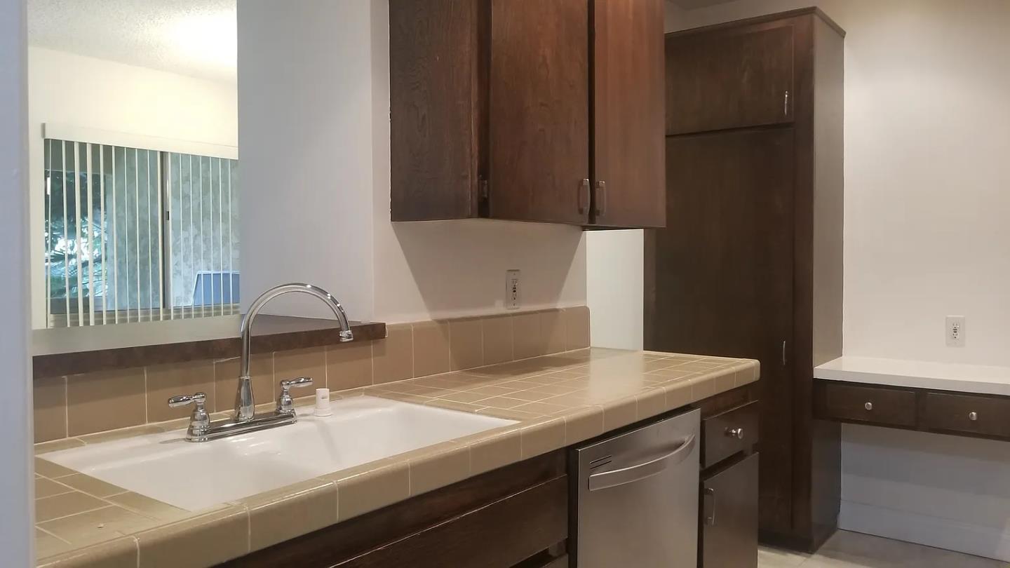 Detail Gallery Image 4 of 13 For 6225 Canterbury Dr, Culver City,  CA 90230 - 1 Beds | 1 Baths