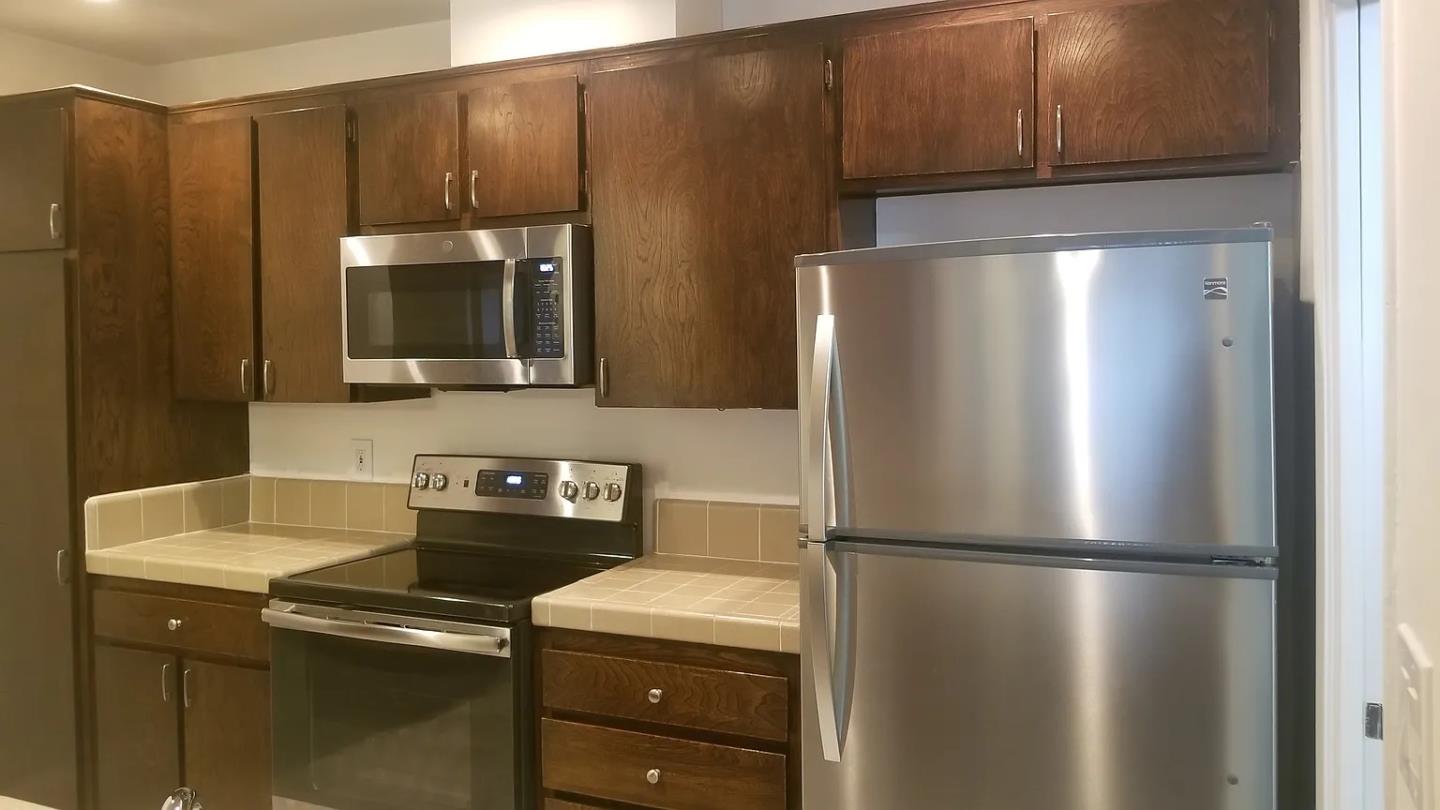 Detail Gallery Image 6 of 13 For 6225 Canterbury Dr, Culver City,  CA 90230 - 1 Beds | 1 Baths