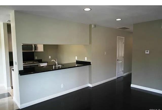 Detail Gallery Image 12 of 19 For 5460 Dobbs St, Los Angeles,  CA 90032 - 2 Beds | 2 Baths