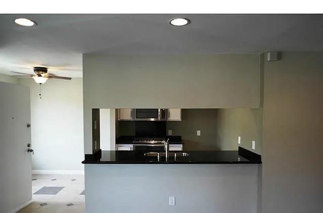 Detail Gallery Image 15 of 19 For 5460 Dobbs St, Los Angeles,  CA 90032 - 2 Beds | 2 Baths