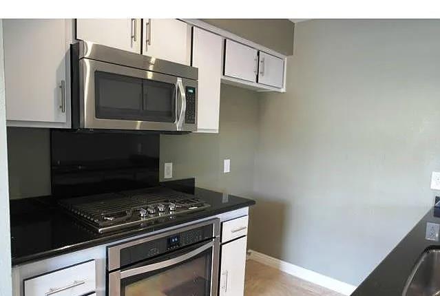 Detail Gallery Image 17 of 19 For 5460 Dobbs St, Los Angeles,  CA 90032 - 2 Beds | 2 Baths