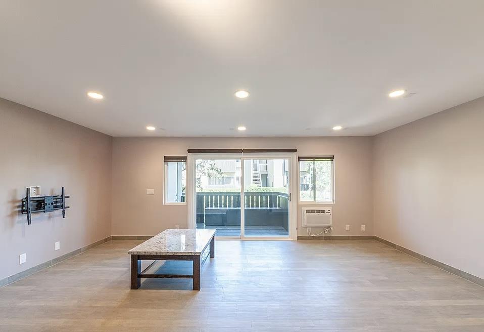 Detail Gallery Image 12 of 20 For 4927 Indian Wood Rd, Culver City,  CA 90230 - 2 Beds | 2 Baths