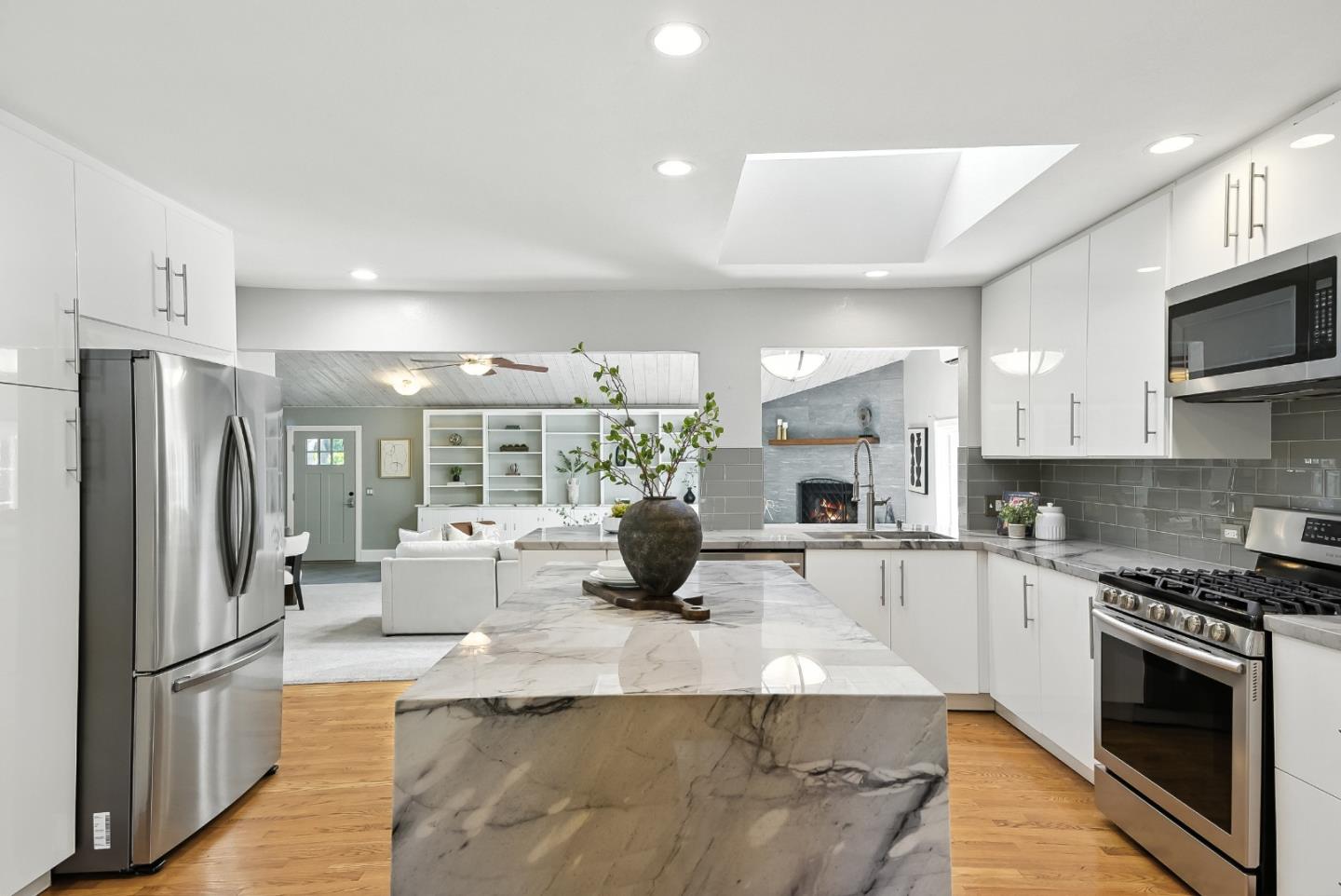 Detail Gallery Image 13 of 73 For 1830 Heatherdale Ave, San Jose,  CA 95126 - 4 Beds | 3 Baths