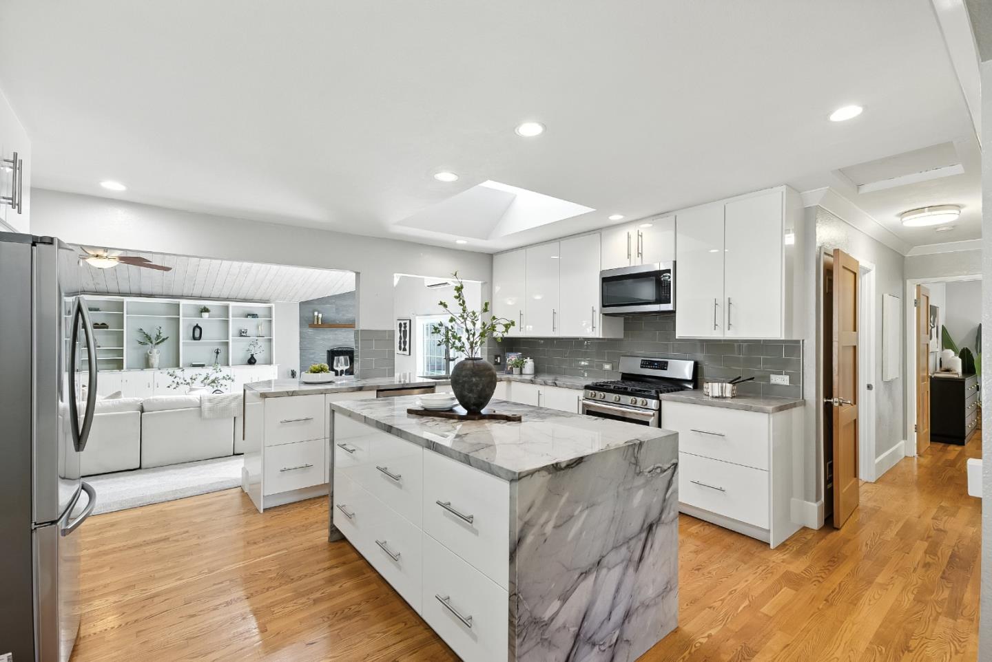 Detail Gallery Image 14 of 73 For 1830 Heatherdale Ave, San Jose,  CA 95126 - 4 Beds | 3 Baths