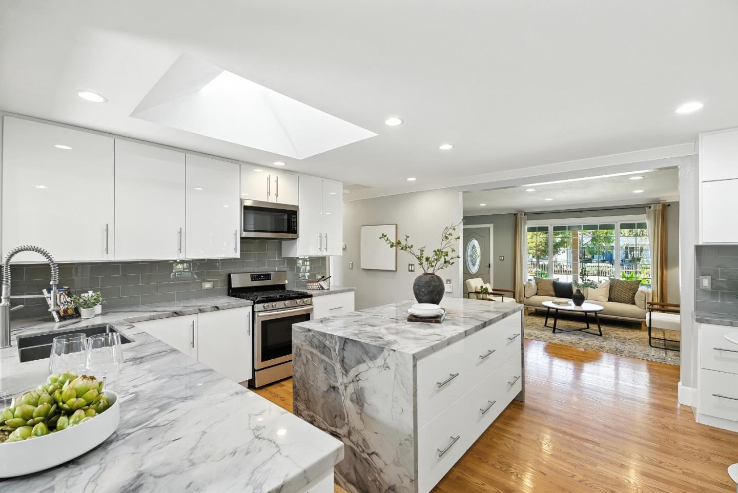 Detail Gallery Image 15 of 73 For 1830 Heatherdale Ave, San Jose,  CA 95126 - 4 Beds | 3 Baths