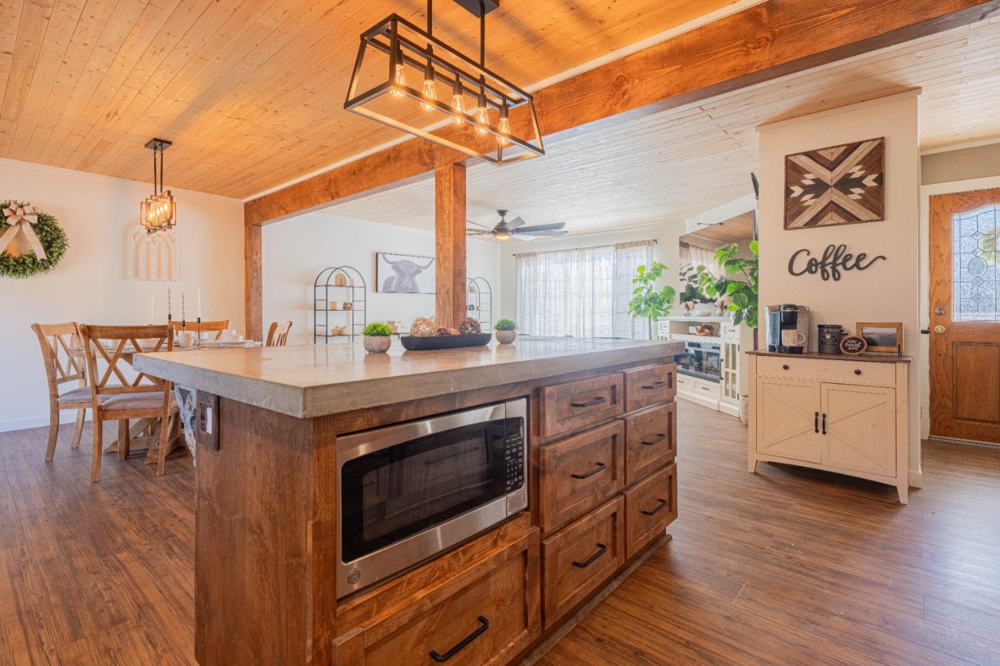 Detail Gallery Image 14 of 42 For 19112 Marjorie Rd, Salinas,  CA 93907 - 3 Beds | 2 Baths