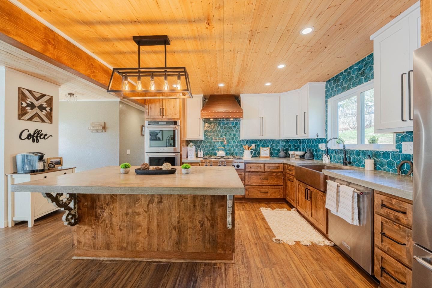 Detail Gallery Image 4 of 42 For 19112 Marjorie Rd, Salinas,  CA 93907 - 3 Beds | 2 Baths