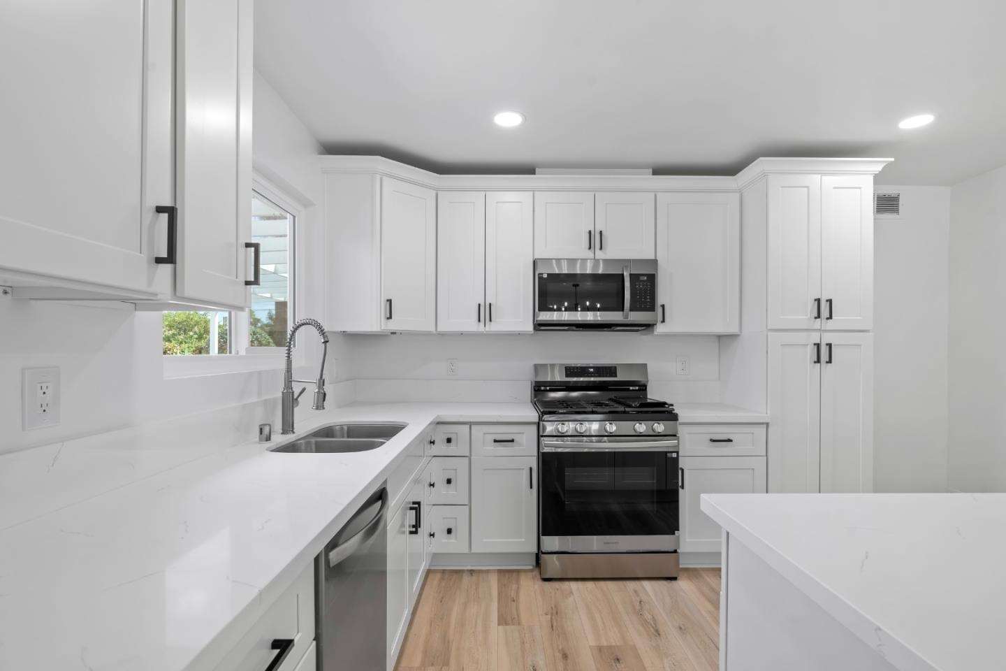 Detail Gallery Image 12 of 27 For 3221 Colgate Ln, Bakersfield,  CA 93306 - 4 Beds | 2 Baths