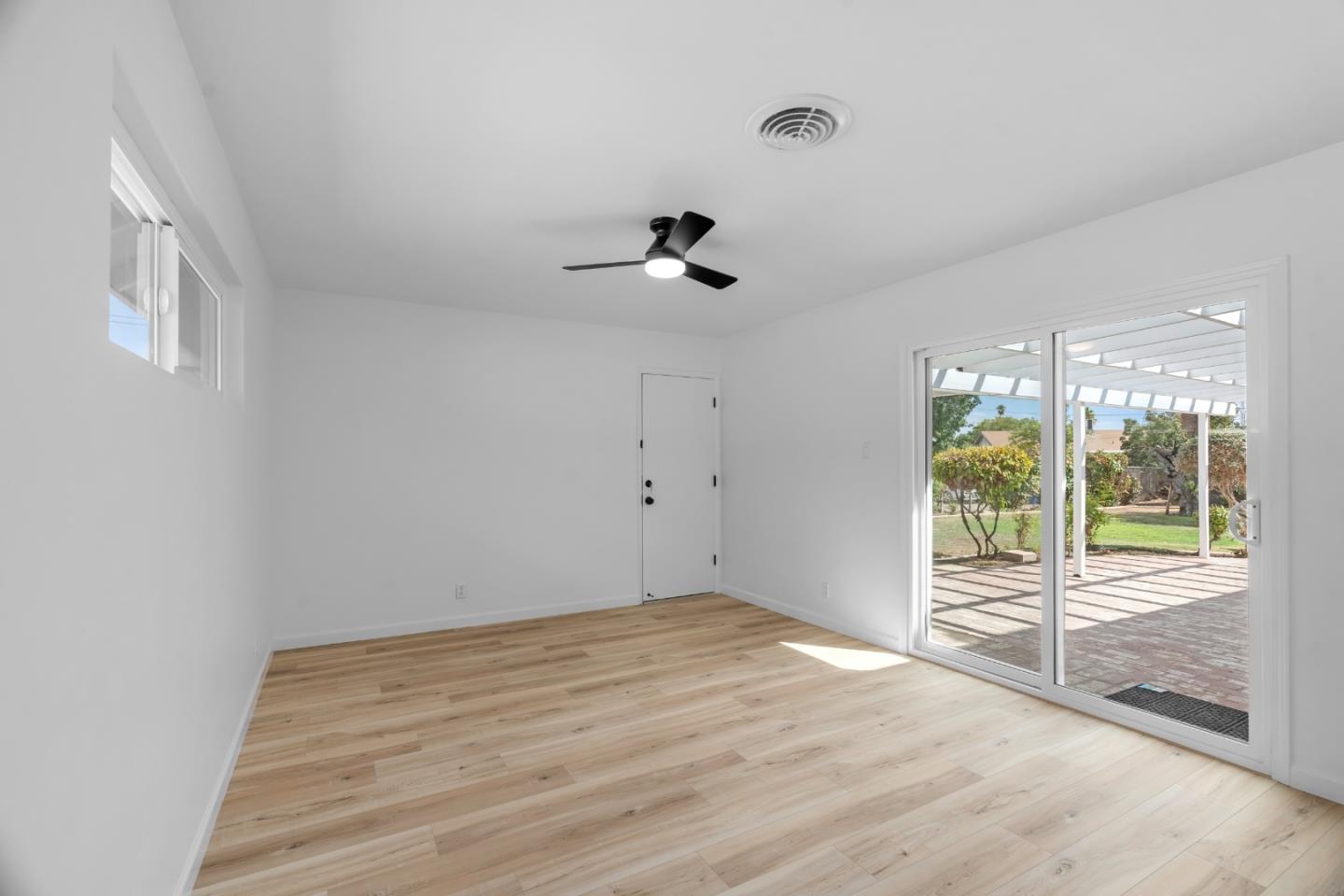 Detail Gallery Image 14 of 27 For 3221 Colgate Ln, Bakersfield,  CA 93306 - 4 Beds | 2 Baths