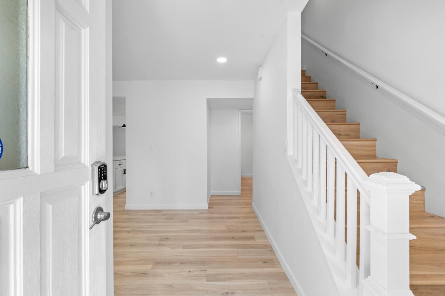 Detail Gallery Image 3 of 27 For 3221 Colgate Ln, Bakersfield,  CA 93306 - 4 Beds | 2 Baths