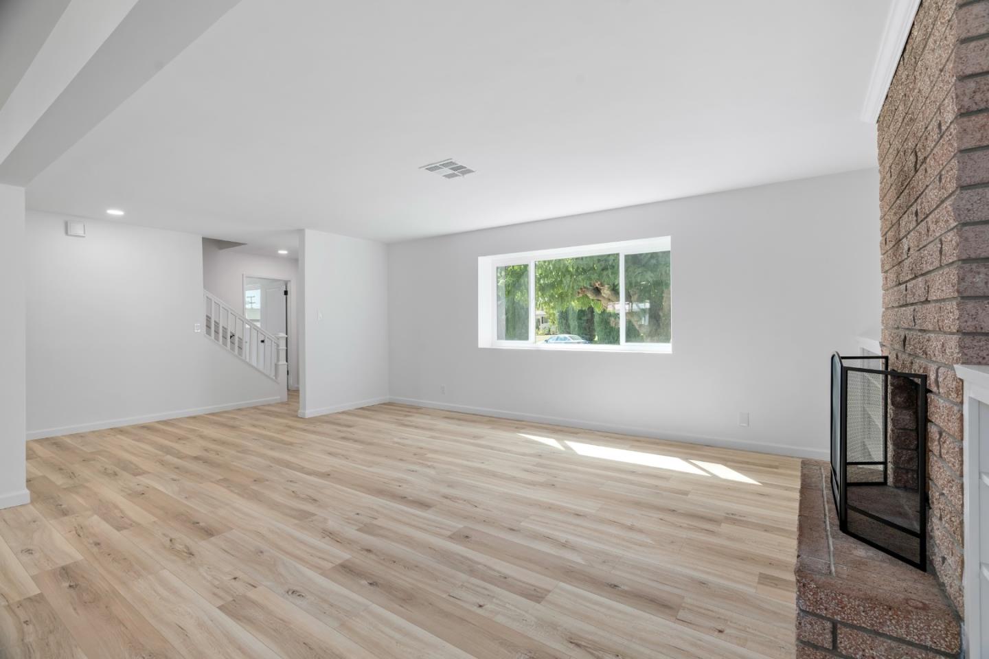 Detail Gallery Image 6 of 27 For 3221 Colgate Ln, Bakersfield,  CA 93306 - 4 Beds | 2 Baths