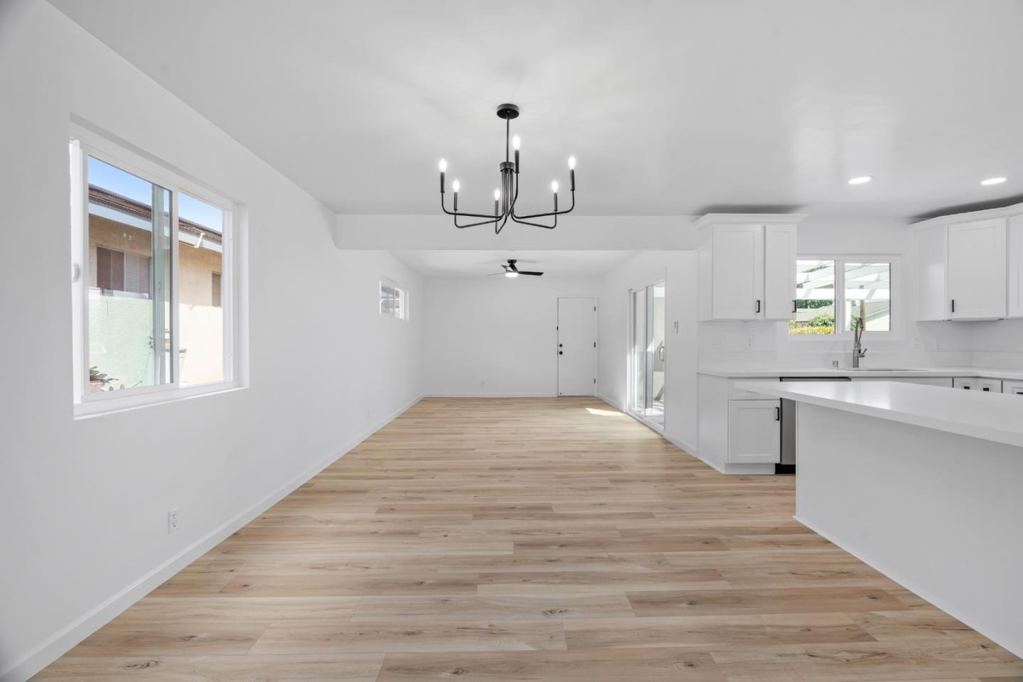 Detail Gallery Image 8 of 27 For 3221 Colgate Ln, Bakersfield,  CA 93306 - 4 Beds | 2 Baths