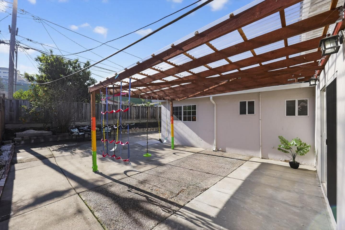 Detail Gallery Image 25 of 28 For 240 Santa Rosa Dr, San Jose,  CA 95111 - 3 Beds | 2 Baths