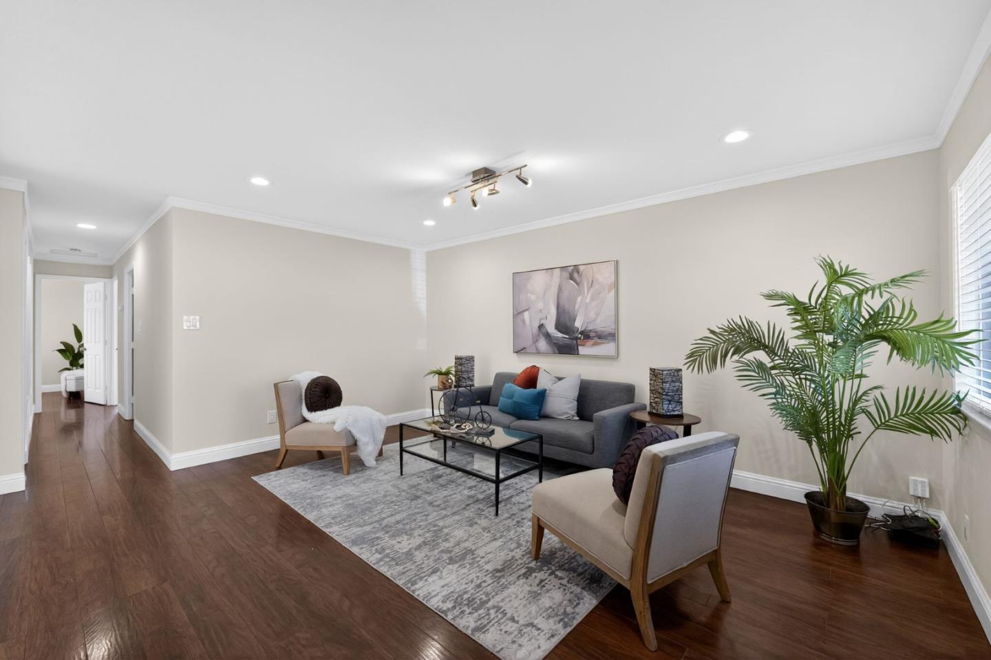 Detail Gallery Image 3 of 28 For 240 Santa Rosa Dr, San Jose,  CA 95111 - 3 Beds | 2 Baths