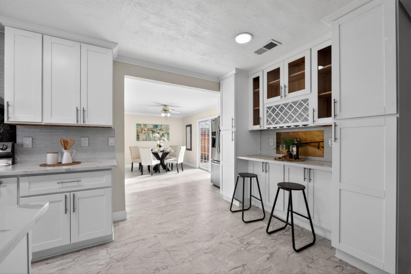 Detail Gallery Image 6 of 28 For 240 Santa Rosa Dr, San Jose,  CA 95111 - 3 Beds | 2 Baths