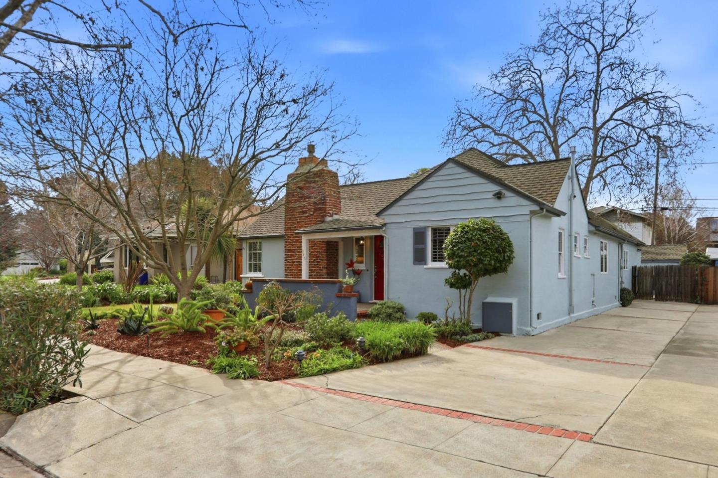 Detail Gallery Image 2 of 71 For 345 S 17th St, San Jose,  CA 95112 - 3 Beds | 2 Baths