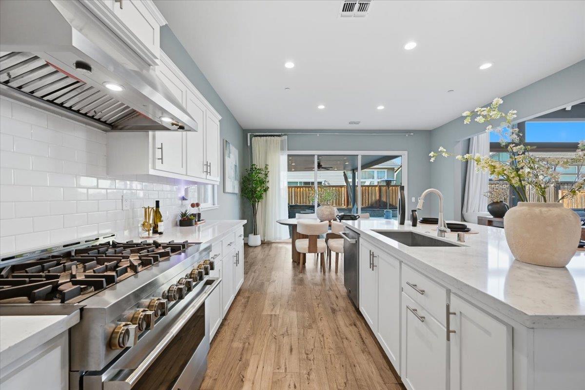 Detail Gallery Image 13 of 74 For 6181 Robertson Ave, Newark,  CA 94560 - 4 Beds | 4/1 Baths