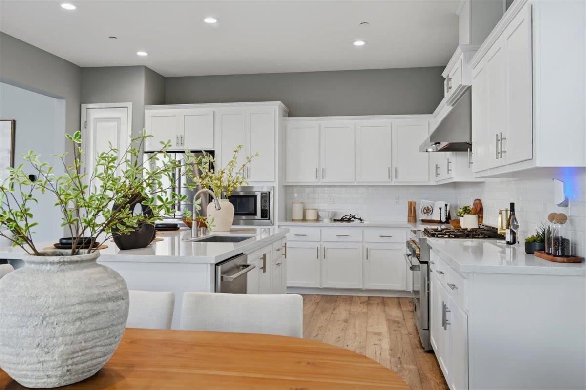 Detail Gallery Image 14 of 74 For 6181 Robertson Ave, Newark,  CA 94560 - 4 Beds | 4/1 Baths