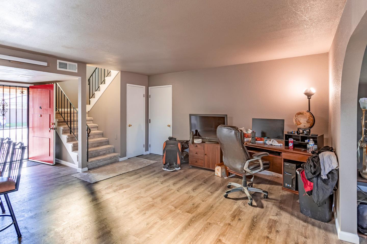 Detail Gallery Image 12 of 43 For 407 Southside Dr, San Jose,  CA 95111 - 6 Beds | 4/1 Baths